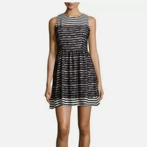 Romeo & JULIET STRIPED LACE DRESS SIZE SMALL